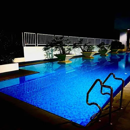Luxury Condo-Princeton Residence-New Manila Quezon City-Fast Wi-Fi150Mbps